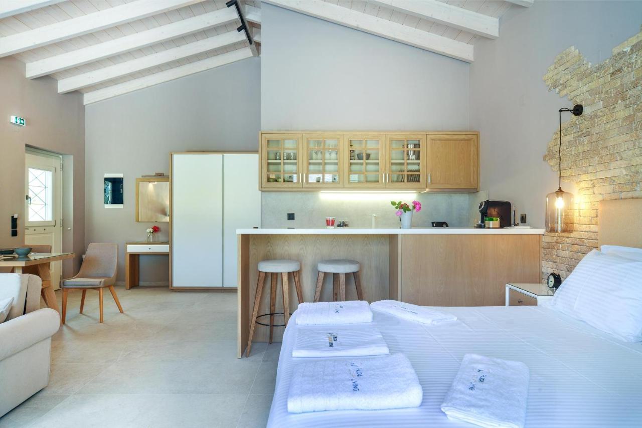Paxos Luxury Living Junior Suites Гайос Екстериор снимка