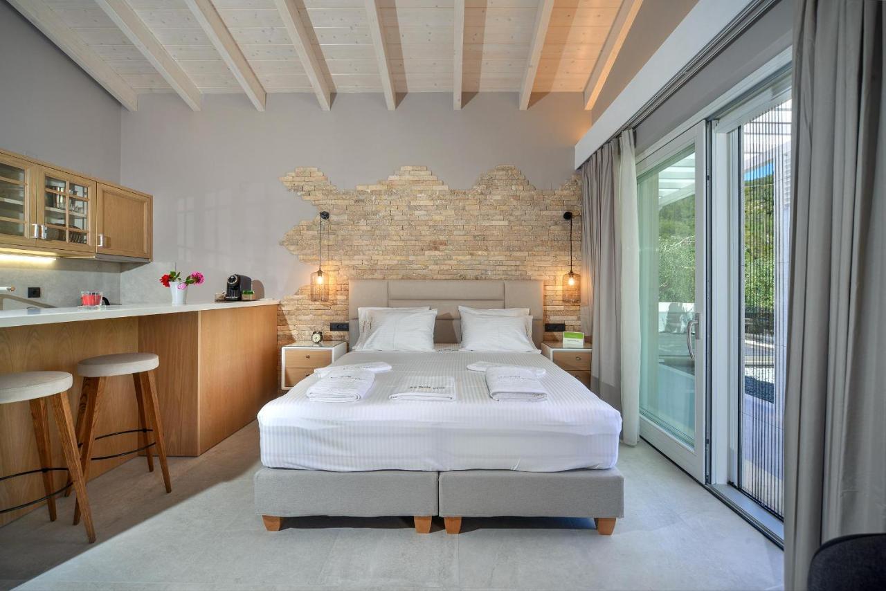 Paxos Luxury Living Junior Suites Гайос Екстериор снимка