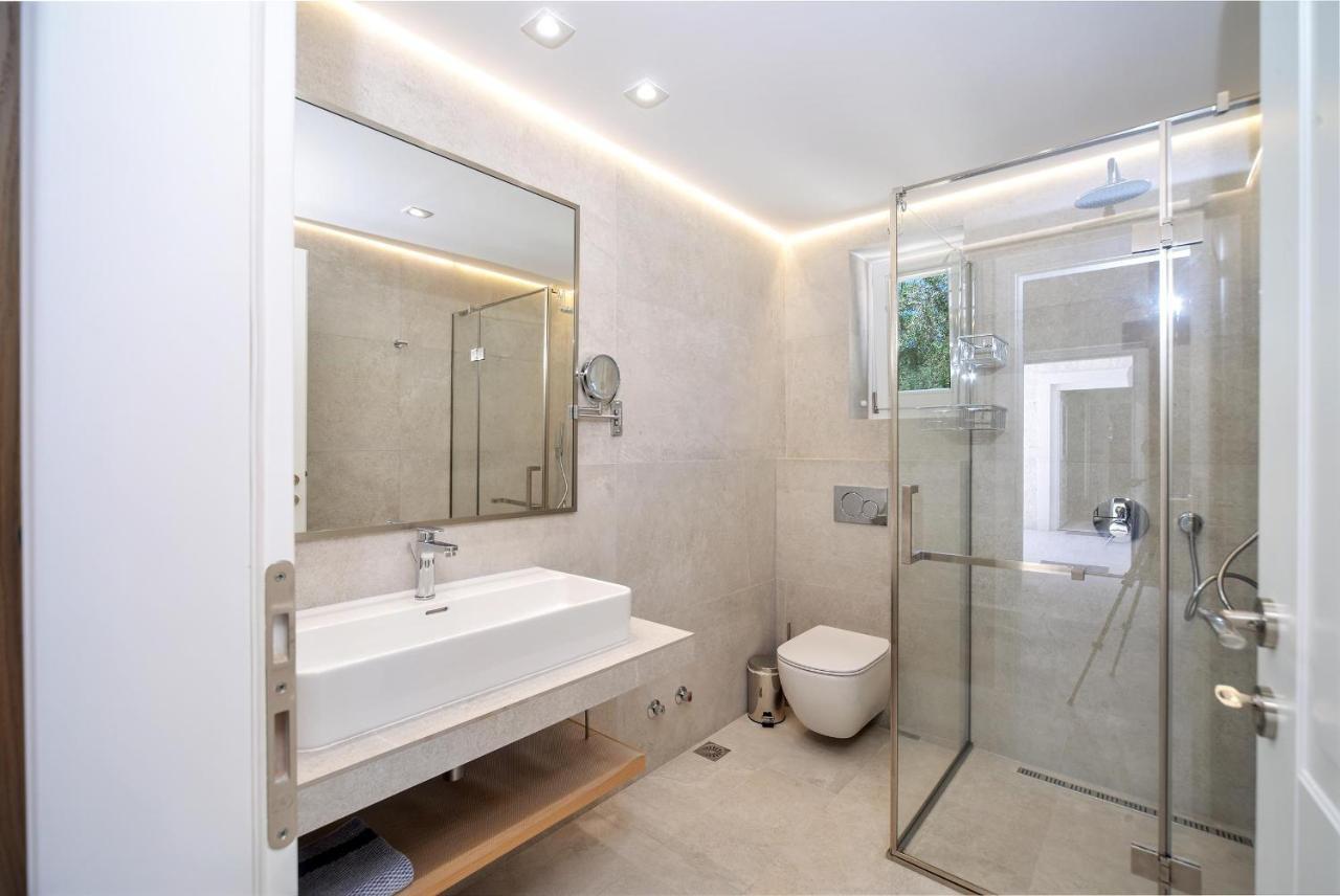 Paxos Luxury Living Junior Suites Гайос Екстериор снимка