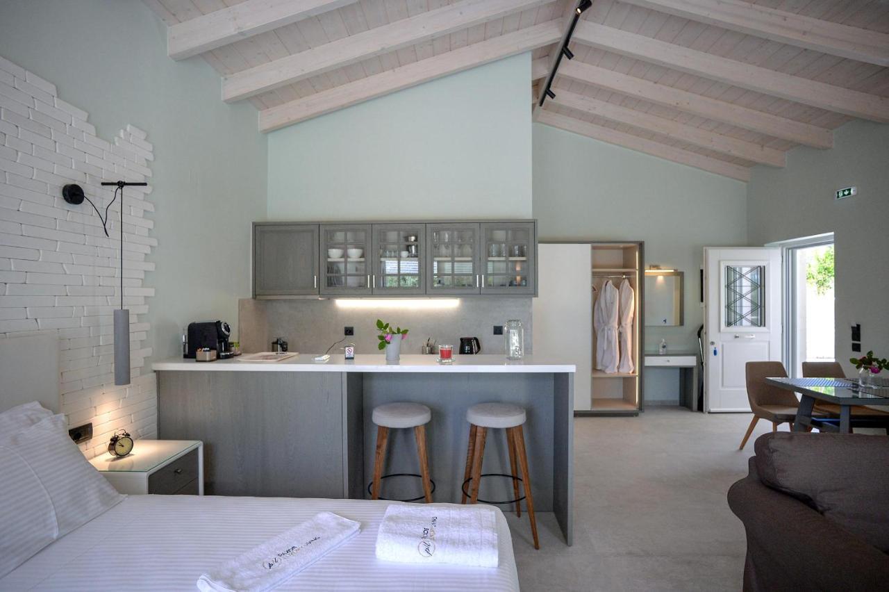 Paxos Luxury Living Junior Suites Гайос Екстериор снимка