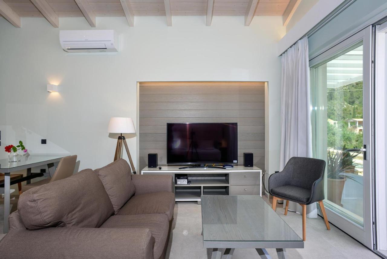 Paxos Luxury Living Junior Suites Гайос Екстериор снимка